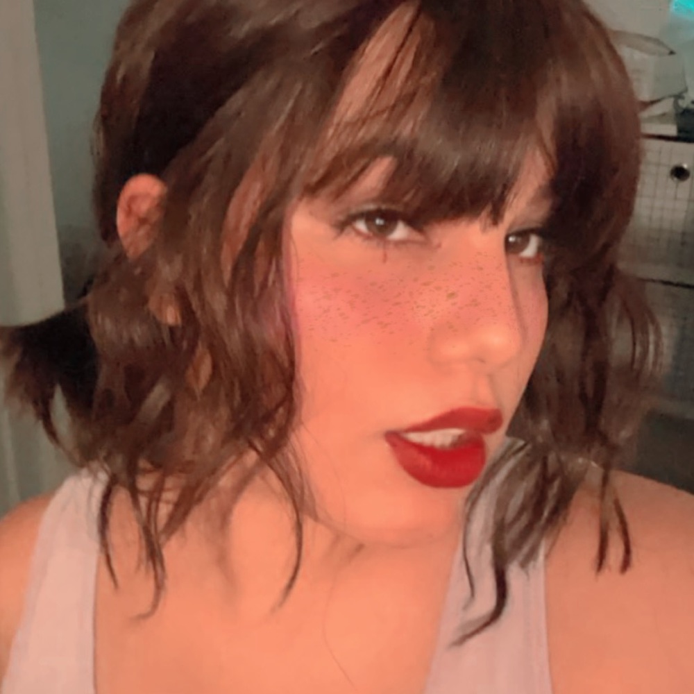 Meet your Posher, Kiana